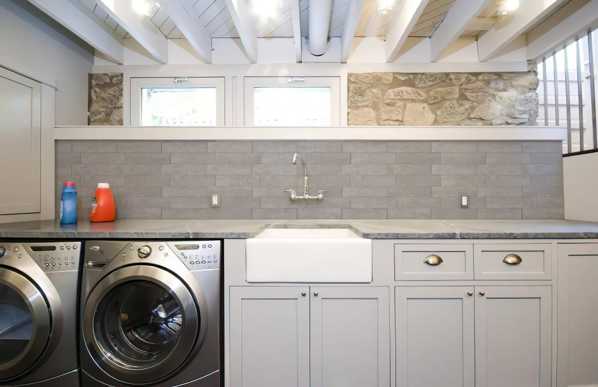 COLAMO Elongated Subway Tiles Peel & Stick Backsplash, Silver Gray