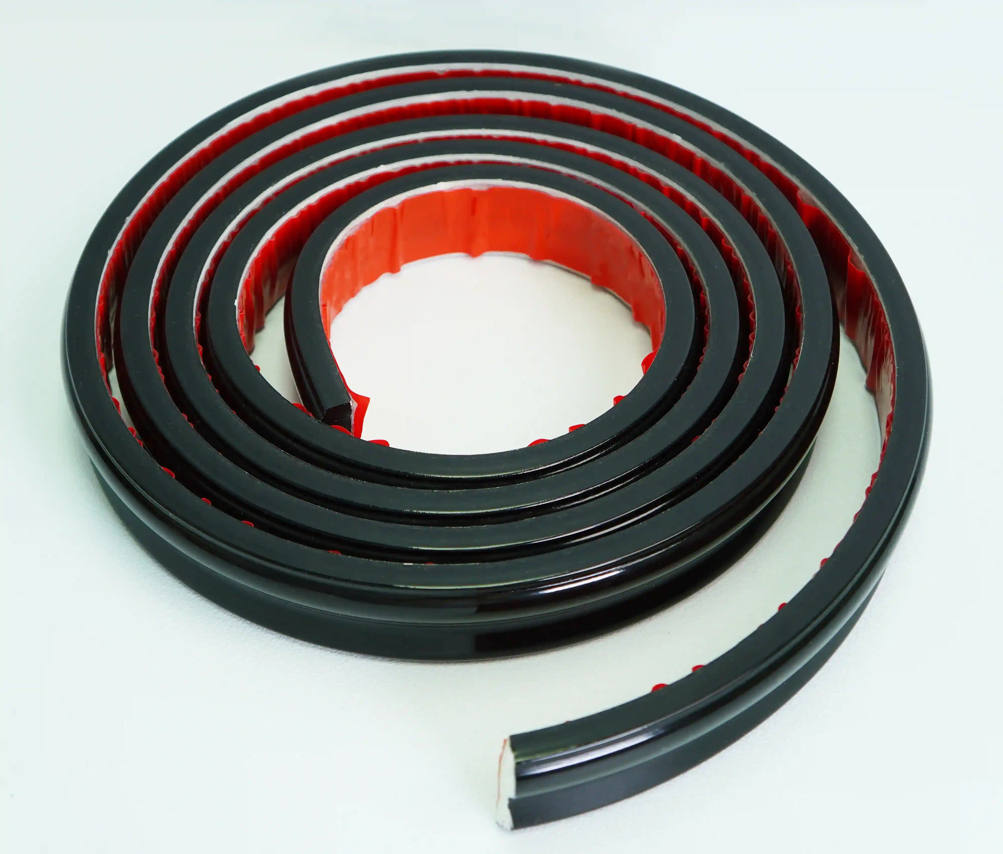 COLAMO Moulure adhésive noire pour plinthes, bordures de carrelage 