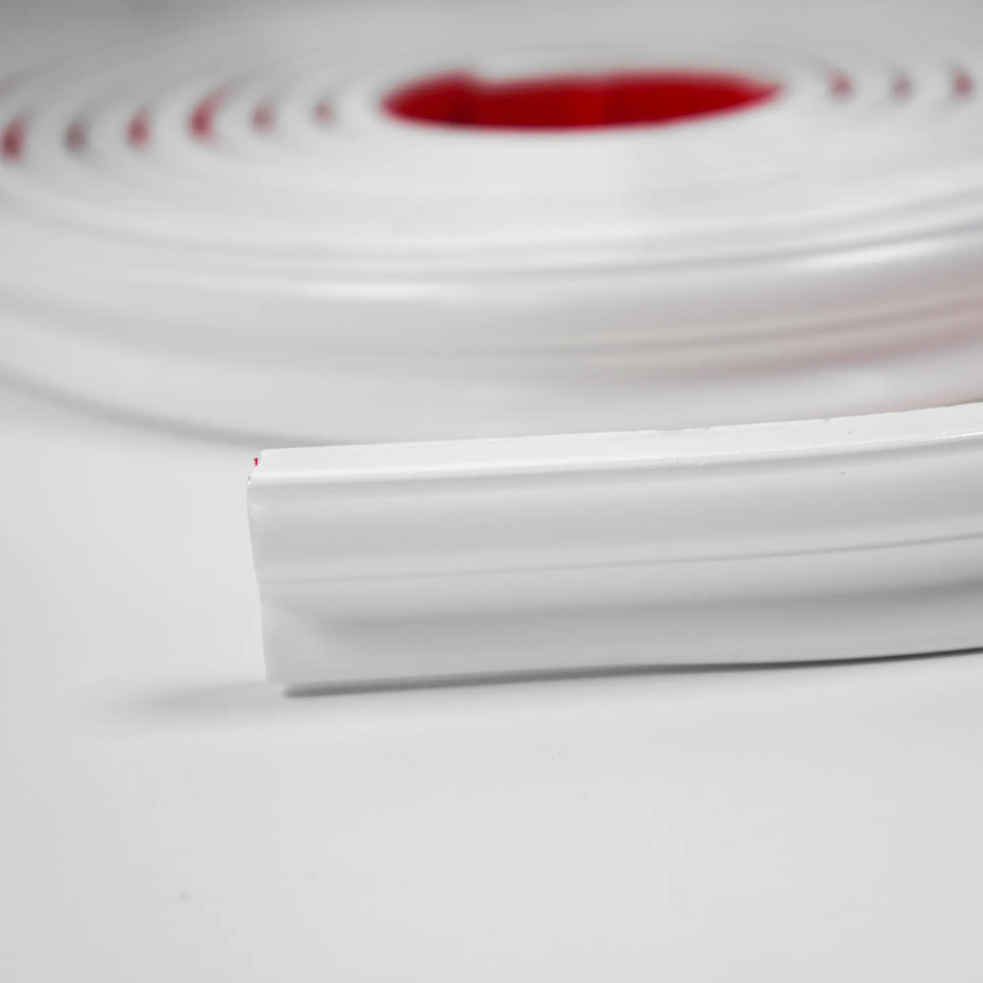 COLAMO Moulure adhésive blanche pour plinthes, bordures de carrelage 
