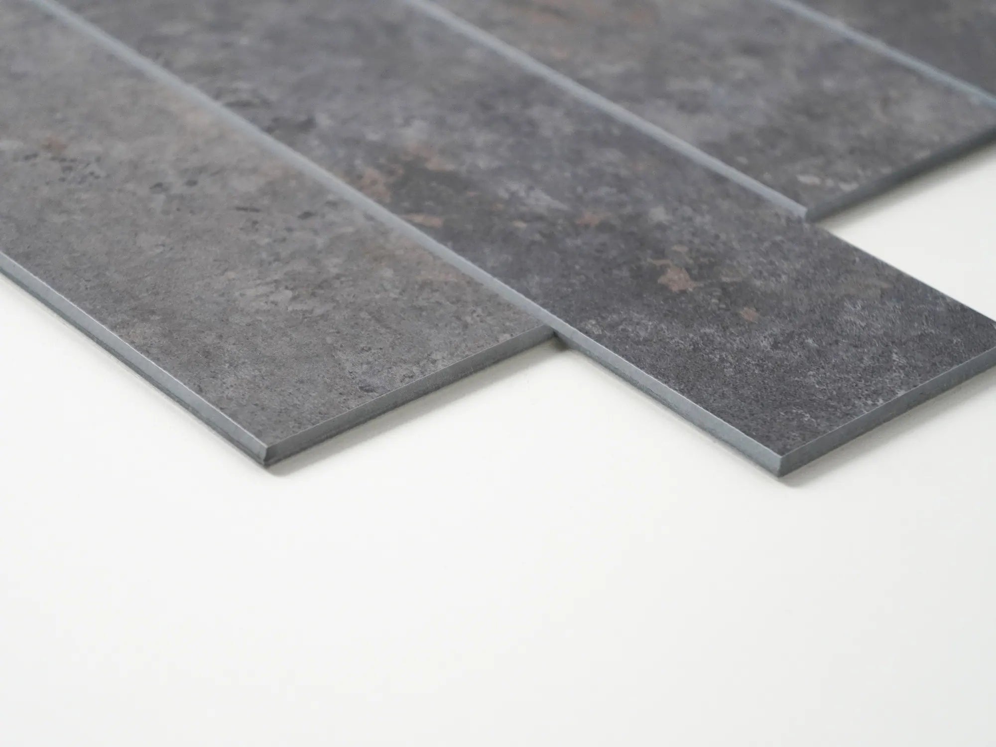 Crédence autocollante en carreaux de métro allongés COLAMO, brun-gris 